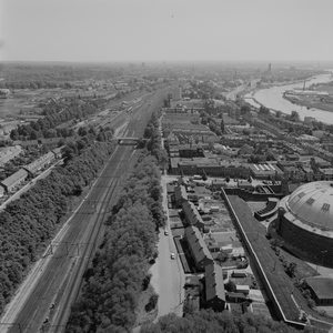 25-0022 Panorama vanaf Kema-toren in oost-richting, 1975-1980