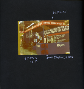 4-0054 Etalages Hagens Warenhuis, 1980