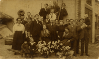 143.01 Groepsfoto gemaakt tijdens het verlovingsfeest, 1920