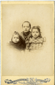 209-0004 Christina Willemina, Willem en Dorothea Maria Christina, ca. 1870