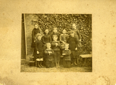 300-0014 Overige foto's van leden van de familie Van Nispen, tak Sevenaer c.a., deels voorzien van de namen van de ...