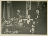 249-0008 V.l.n.r. Abraham Kolff, jkvr. Eleonore Agatha Beelaerts van Blokland (Elly), Elly Annelise Anthony en Nikolaas ...