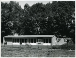 1227-0003 Bungalow voor beheerder van vakantiecentrum, gebouwd in 1957, ca. 1970