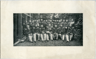 904-0001 Mannen in uniform met baron Ferdinand van Wijnbergen, 1890-1920