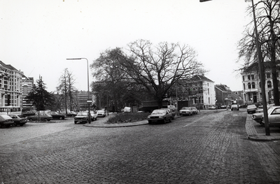 815 Boulevard Heuvelink, 1975 - 1985