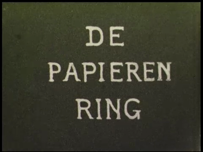 5-0001 De papieren ring