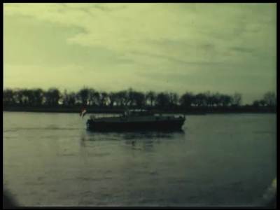 2-0002 Met de filmcamera langs de rivieren 2