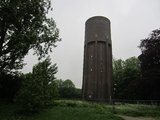 10043 buitenkant watertoren aan het Fabriekslaantje bij de Echteldsedijk, 21-05-2013