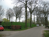 11814 Vluchtheuvel (naar ontwerp van ingenieur Jacobus van der Toorn) aan de Dorpsstraat, 07-04-2009