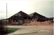 12036 ruïne en ingestort dak steenfabriek Angerlo, 13-08-2002