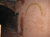 1854 muur met afdruk/vorm van oven steenfabriek De Bunswaard, 21-12-2011
