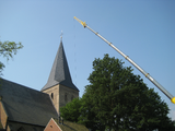 1995 hoogwerker en torenspits van Hervormde kerk St. Joris/Gregorius, 23-05-2012