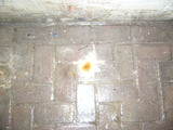 223 vloer (steen) met roestvlek bunker aan de Loolaan Apeldoorn, 29-01-2007