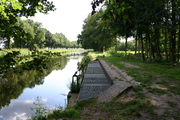 354 kanaal met raster Bonenburgersluis, 29-08-2007