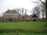47 Buitenkant Scholtenboerderij Beestman, 11-04-2012