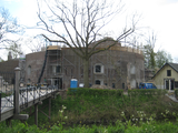 5129 zicht op brug en fort in steigers fort Asperen, 26-04-2012