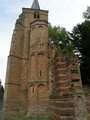 5816 zicht op toren ruïnekerk ruïnekerk Ammerzoden, 22-07-2010