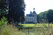 7487 zicht op achterkant kasteel Wisch met ronde toren, 03-09-2003