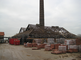 7892 steenfabriek Randwijk zonder dakpannen met alleen houten skelet van dak, 10-01-2012