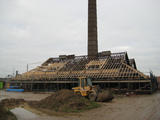 7894 steenfabriek Randwijk zonder dakpannen met alleen houten skelet van dak, 10-01-2012