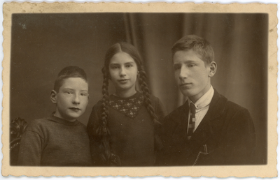 1 Menno, Toos en Peter Kipp, 1920-1923