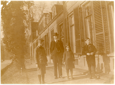 9 De familie Kipp bij Onderlangs 6, 1918-1922