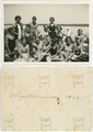 38 Jongeren in zwemkleding bij plas, 1933