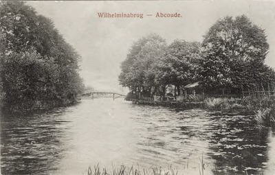 83; Gezicht op Abcoude in de omgeving van de Wilhelminabrug