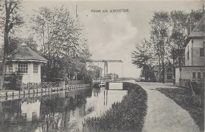 343; De Voordijk te Abcoude, met links de theekoepel en op de achtergrond de Hulksbrug