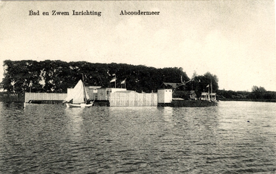 56; Het zwembad in het Abcoudermeer te Abcoude omstreeks 1925