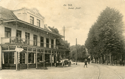  Hotel Poll en de Dorpsstraat in westelijke richting