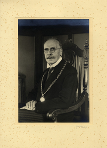  Portret van L. Schiethart als burgemeester