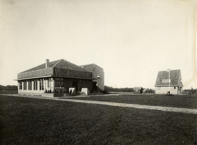  Pompstation en machinistenwoning van D.N.W.U. staande aan de Raaweg te Loosdrecht