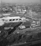 156390 Overzicht van het in aanbouw zijnde Emmasingelviaduct (Boschdijkviaduct) te Eindhoven.