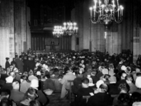 157546 Afbeelding van de rouwdienst in de Domkerk te Utrecht ter nagedachtenis aan de slachtoffers van de treinramp te ...