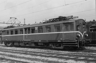 161964 Afbeelding van het electrische motorrijtuig mDW 169 307 (ex-mC 9453, mat. 1924, Blokkendozen ) van de N.S. bij ...