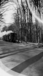 161209 Afbeelding van de stoomlocomotief nr. 8130 (serie 8100) van de N.S. met een tram naar Wageningen tussen Ede en ...