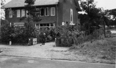 24765 Gezicht op het huis Graaf Janlaan 92 te Zeist.