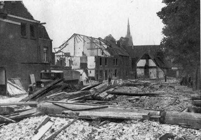 58633 Gezicht in de Hooipoort in Wijk C te Utrecht tijdens de sloop.N.B. De straatnaam Hooipoort is in 1963 vervallen ...