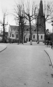24741 Gezicht op de Nederlands Hervormde Kerk aan de Brink te Baarn, uit het noorden.