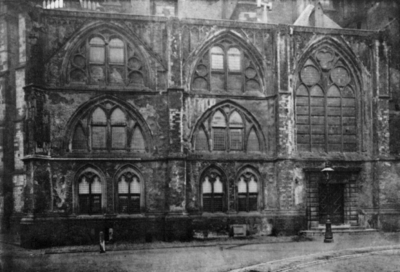 25558 Gezicht op de sacristie van de Domkerk (Domplein) te Utrecht, uit het noorden.