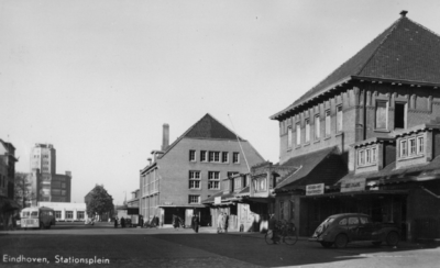162744 Gezicht op het N.S.-station Eindhoven te Eindhoven.