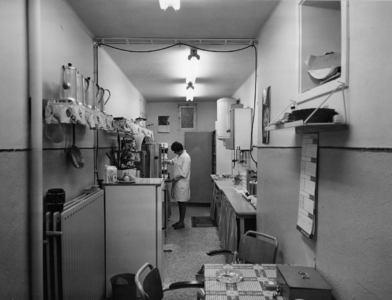 87577 Interieur van de werkplaats en magazijnen van de Dienst van Openbare Werken van de gemeente Utrecht (Achter ...