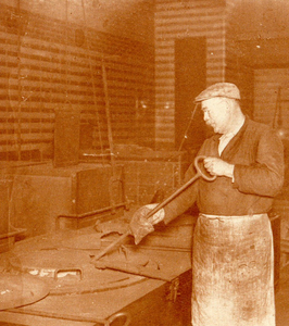 80595 Interieur van de Rijksmunt (Leidseweg 90) te Utrecht: smelterij.