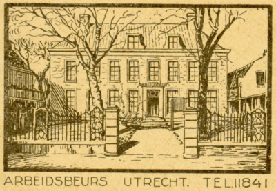 25162 Gezicht op het gebouw van de Gemeentelijke en districtsarbeidsbeurs (Breedstraat 26, Gebouw Het IJzeren Hek) te ...