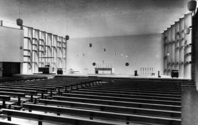 80970 Interieur van de Christus Koningkerk (Marshalllaan 139) te Utrecht.