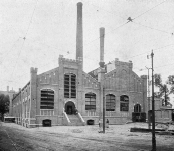 79995 Gezicht op de electrische centrale van het GEB (Gemeentelijk Electrisch Bedrijf, Nicolaas Beetsstraat) te Utrecht.