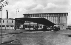 162542 Gezicht op het N.S.-station Amsterdam Amstel te Amsterdam.