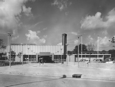 87163 Gezicht op het zwembad Den Hommel (Papendorplaan 5) te Utrecht.N.B. Het adres Papendorplaan 5 is op 29 november ...