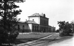 161646 Gezicht op het N.S.-station Harlingen te Harlingen.